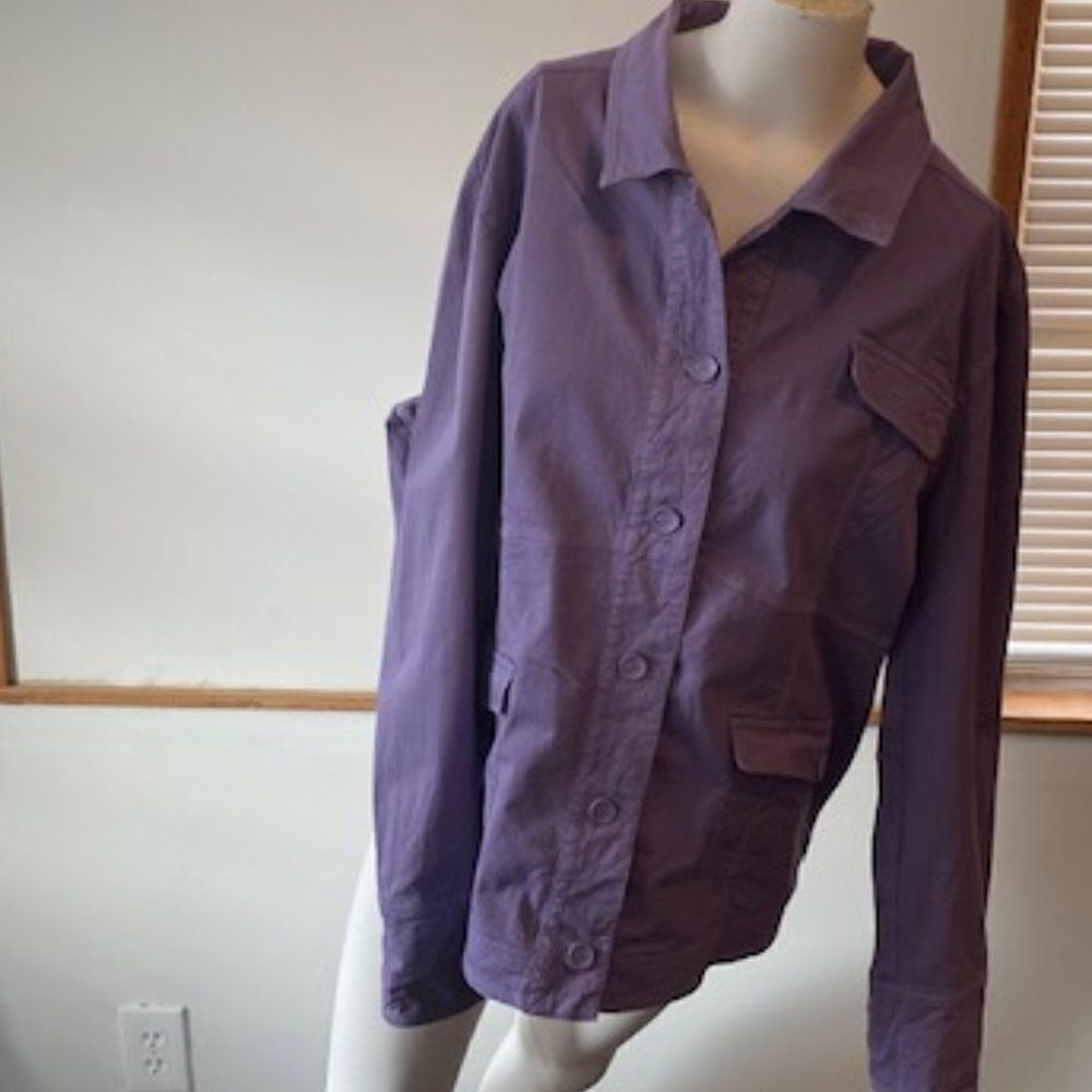 NorthStyle Lavender button down jacket, size XL